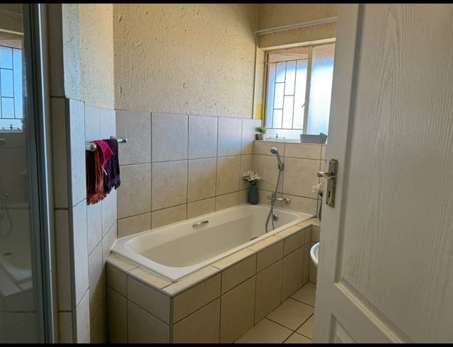 2 BEDROOM APARTMENT FOR SALE IN RUSTENBURG CENTRAL